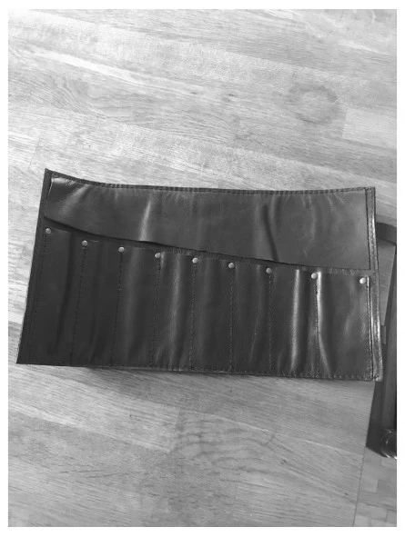 Funda De Cuero Negra Enrrollable Para Tijeras Kai Kasho 5 Funda De Cuero Negra Enrrollable Para Tijeras Kai Kasho - Imagen 3