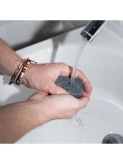 Jabón De Afeitar Con Carbón Activo Zew For Men 85ml -Gifts And Care-ES.com jabon de afeitar con carbon activo zew for men 85ml 3