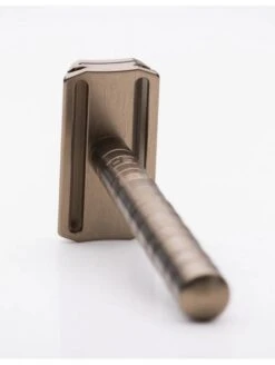 Maquinilla De Afeitar Clásica Aluminio Bronze Agresividad Leve Henson Shaving 18 Maquinilla De Afeitar Clásica Aluminio Bronze Agresividad Leve Henson Shaving -Gifts And Care-ES.com maquinilla de afeitar clasica aluminio bronze agresividad leve henson shaving 20 2