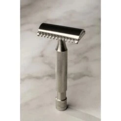 Maquinilla De Afeitar Slant Peine Abierto Acabado Brillo Above The Tie -Gifts And Care-ES.com maquinilla de afeitar peine abierto acabado brillo above the tie 2