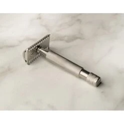 Maquinilla De Afeitar Slant Peine Abierto Titanium Acabado Clásico Above The Tie -Gifts And Care-ES.com maquinilla de afeitar peine abierto acabado clasico above the tie 3