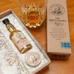 Pack Regalo Cera Bigote Whisky & Botella Whisky Captain Fawc 16 Pack Regalo Cera Bigote Whisky & Botella Whisky Captain Fawc -Gifts And Care-ES.com pack regalo cera bigote whisky botella whisky captain fawcett 6